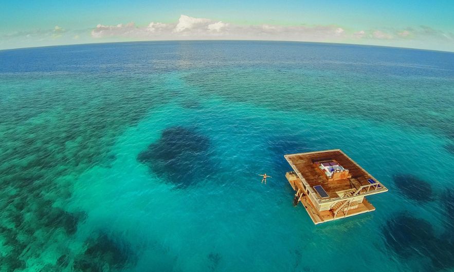 عجیب ترین هتل های جهان : هتل زیرآبی مانتا (Manta Resort) - تانزانیا