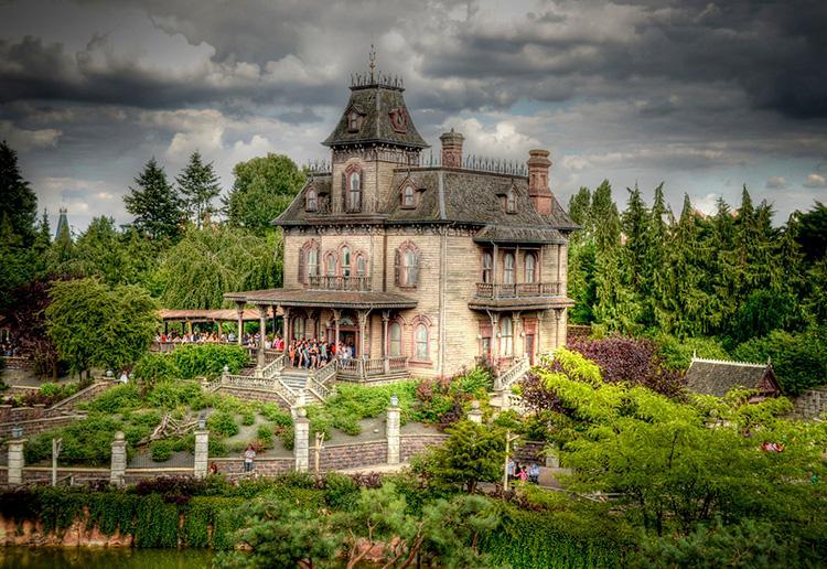 Phantom Manor Disneyland
