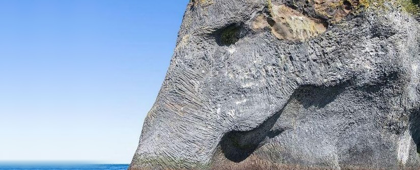 صخره فیلی در ایسلند 