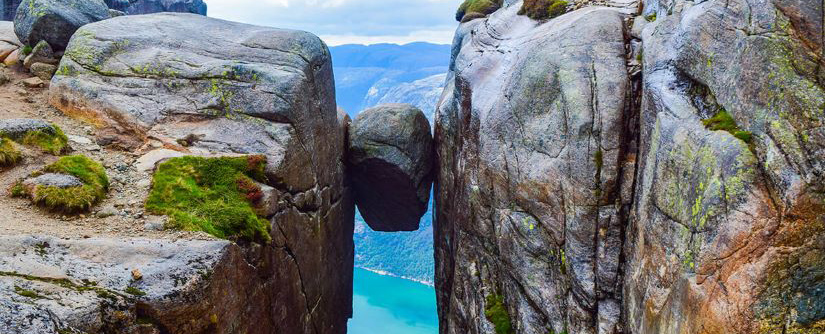 صخره معلق کجراگ بولتن در نروژ